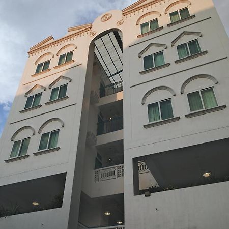 1001 Nights Boutique Inn Кагаян де Оро Екстериор снимка